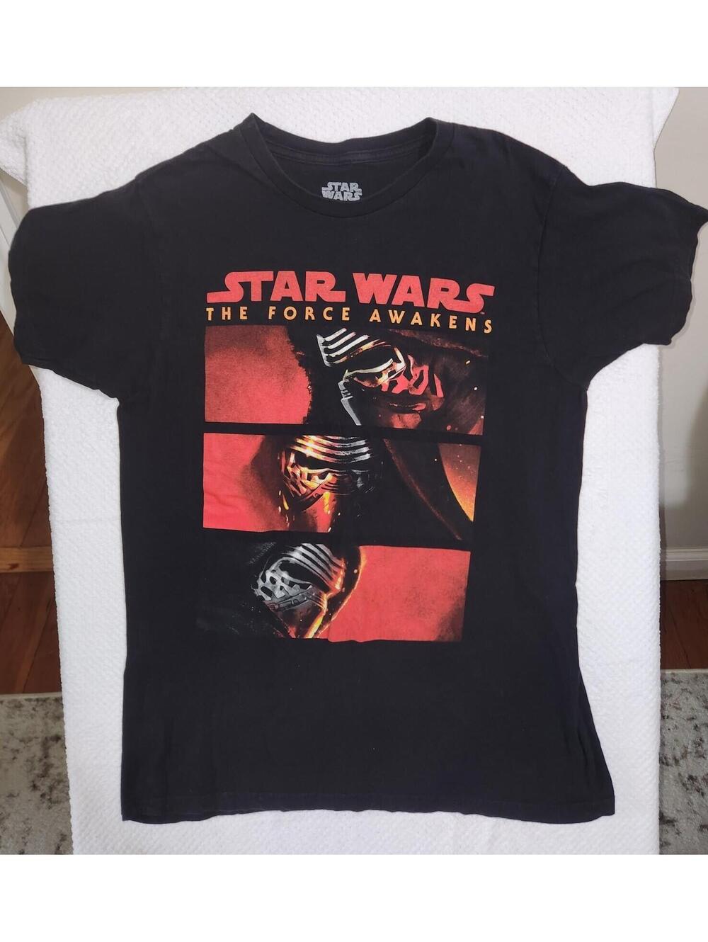 Fifth Sun STAR WARS - THE FORCE AWAKENS Black Short Sleeve T-Shirt - Size M